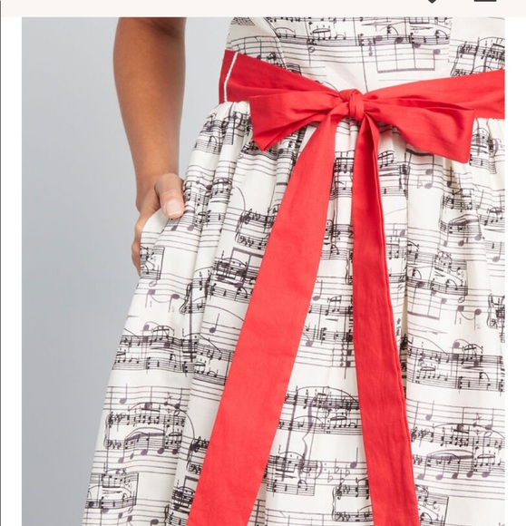Music notes dress from ModCloth - Picture 4 of 10